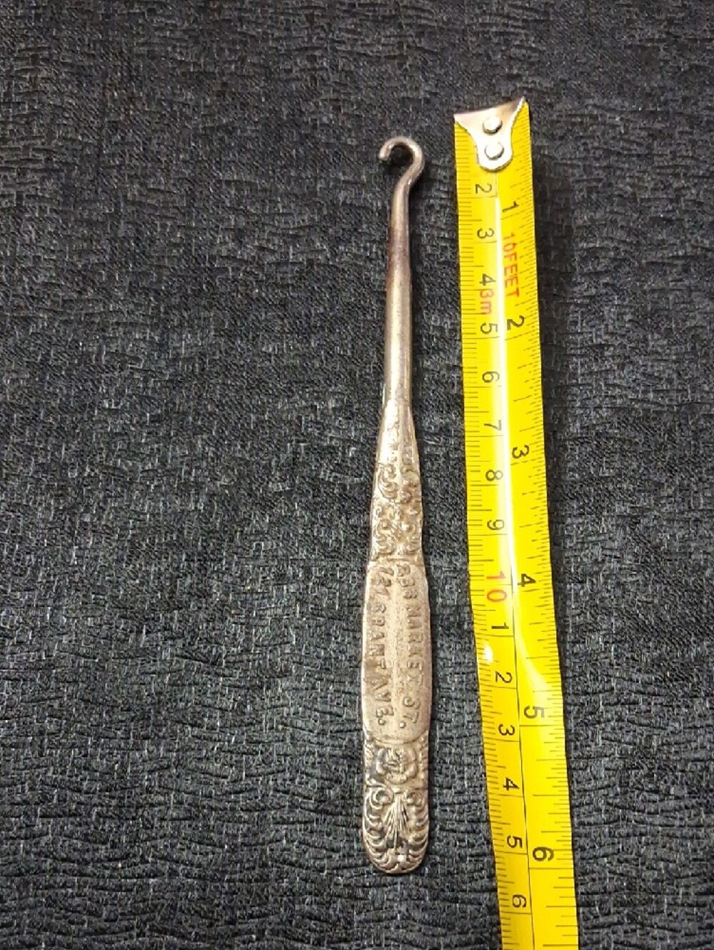 Antique Silver Tone Boot Button Crochet Hook with Decorative Handle - Picture 5 of 5